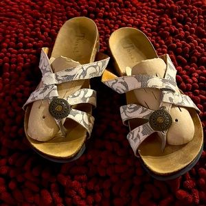 Think! - Julia Walking sandals